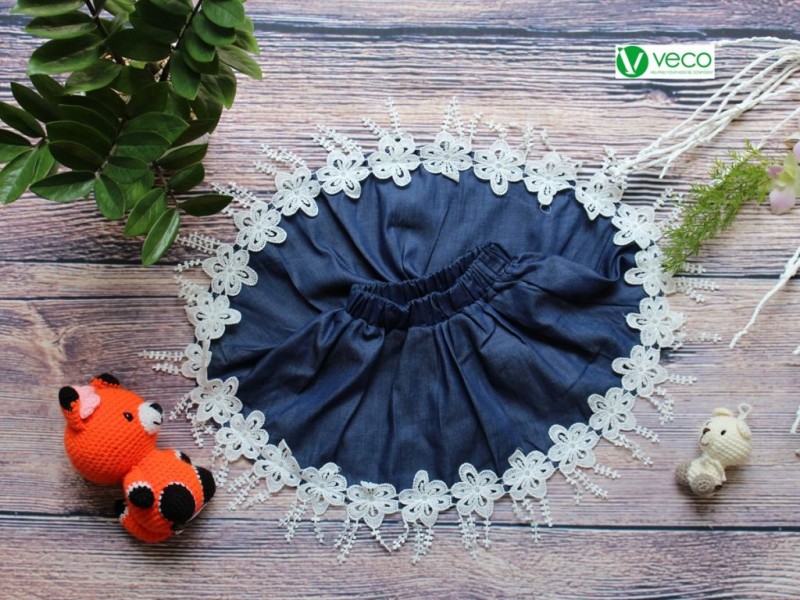 xưởng may quần áo trẻ em giá sỉ Veco - váy jean phối ren duyên dáng